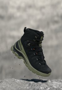 Unselected, black/deep lichen green