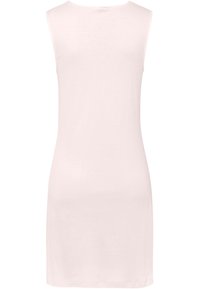 Svetle růžové šaty bez rukávů vyrobené z měkké bavlny, s jednoduchou siluetou a zaobleným výstřihem a hladkým, nezkoušeným povrchem.