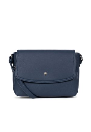 Sac en cuir bleu marine en bandoulière avec un rabat avant et une fermeture à pression, présentant une finition texturée et une sangle ajustable.