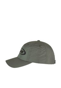 Căciulă verde măslinie cu o vizieră curbă, design cu șase panouri, logo brodat pe față și țesătură texturată cu cusături vizibile.