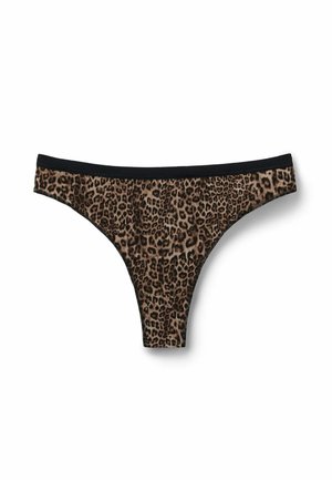 String femme imprimé léopard avec ceinture noire et tissu lisse sur fond blanc.