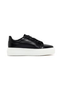 Sneaker in pelle nera con punta tonda, suola in gomma bianca e lacci testurizzati. Presenta una finitura liscia e dettagli di cucitura discreti.
