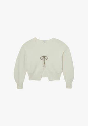 Biely skrátený kardigán s výstrihom do V, dlhými rukávmi a rebrovanými manžetami. Obsahuje dekoratívne viazanie na prednej časti. Mäkká pletená štruktúra.