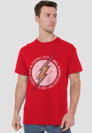 Cotton Soul, THE FLASH FATHER'S DAY FASTEST DAD IN CENTRAL CITY - Print T-shirt - red