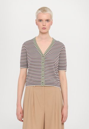 Pasiasty kardigan na krótki rękaw w kolorze czerwonym, niebieskim i zielonym, z dekoltem w kształcie litery V i zapięciem na guziki. Miękka tkanina o luźnym kroju.