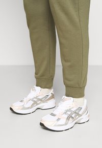 ASICS SportStyle GEL 1130 - Sapatilhas - white/pure silver