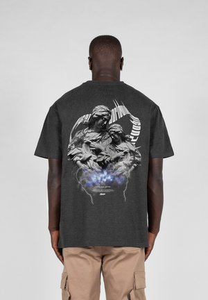 MJ Gonzales HIGHER THAN HEAVEN HEAVY OVERSIZE - T-shirt print - charcoal