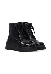 Czarne skórzane botki za kostkę o połyskującym wykończeniu, z przodem sznurowanym i masywną podeszwą. Zawierają metalowe oczka i teksturowane detale przeszycia.