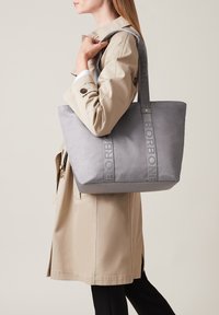 Borbonese A SPALLA - Shopping Bag - cloud