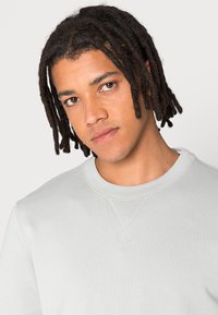 ARKET Camisola - grey