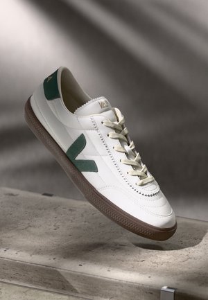PANENKA - Zapatillas - white/cyprus/eagle