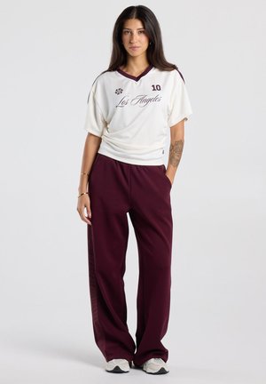America Today, T-SHIRT - Poloshirt - off-white