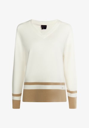 Cremefarbener V-Ausschnitt-Pullover mit braunen und weißen horizontalen Streifen am Saum und an den Ärmel; weiche Textur, leichtes Strickmaterial.