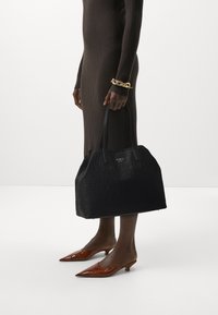 Guess VIKKY LARGE 2 IN 1  - Shopping bag - black