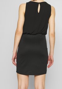 VILA Koktejlové šaty / šaty na párty - black