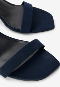 Next FOREVER COMFORT STRAPPY SKINNY  - Sandali con tacco - navy