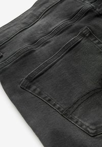 Next AUTHENTIC - Traperice suženog kroja - vintage black