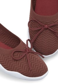 LASCANA Klassischer Ballerina - rotbraun