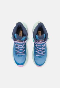 HOKA TRAIL CODE GTX - Pārgājienu apavi - foggy night/aqua breeze