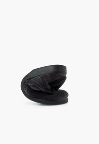 Pisamonas MERCEDITAS DE CON BOTÓN CINTA ADHESIVA   - Zapatos de bebé - gris