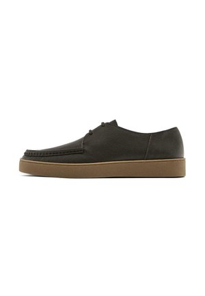 TUMBLED MOC TOE - Casual lace-ups - dark brown