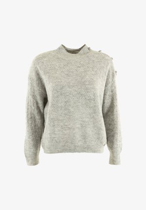 Suéter de punto gris claro con patrón de diamantes, diseño ligeramente recortado, cuello redondo y botones decorativos en el hombro.