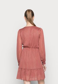 ONLY ONLMARCELA WRAP DRESS - Vestido de dia - apple buttergold