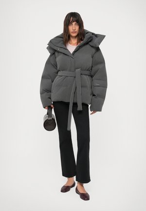 Rankning 11: Holzweiler - STEILIA - Dunjacka