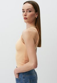 Jimmy Key SLIM FIT HALTER NECK BASIC TOP - Top - peach