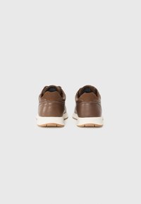 Tommy Hilfiger HYBRID - Zapatillas - legacy brown