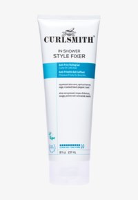 Curlsmith In-Shower Style Fixer, tube de 8 fl oz, blanc avec des accents bleus, se caractérise par un capuchon à rabat et des étiquettes indiquant ses avantages pour le coiffage anti-frizz.
