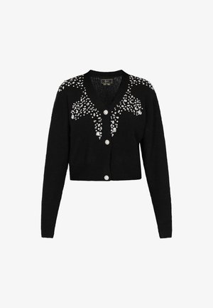 Crna skraćena kardigan jakna s dugim rukavima, dugmadi nalik biserima i grupisanim prozirnim kristalnim ukrasima na ramenima i gornjem dijelu grudnog koša.