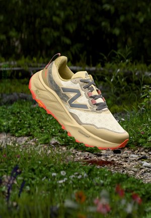 FRESH FOAM X HIERRO V9 - Scarpe da trail running - linen