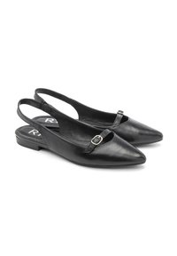 Crne kožne slingback cipele s šiljatim prstima, malim kopčanjem i ravnim petama. Glatka tekstura i minimalistički dizajn.