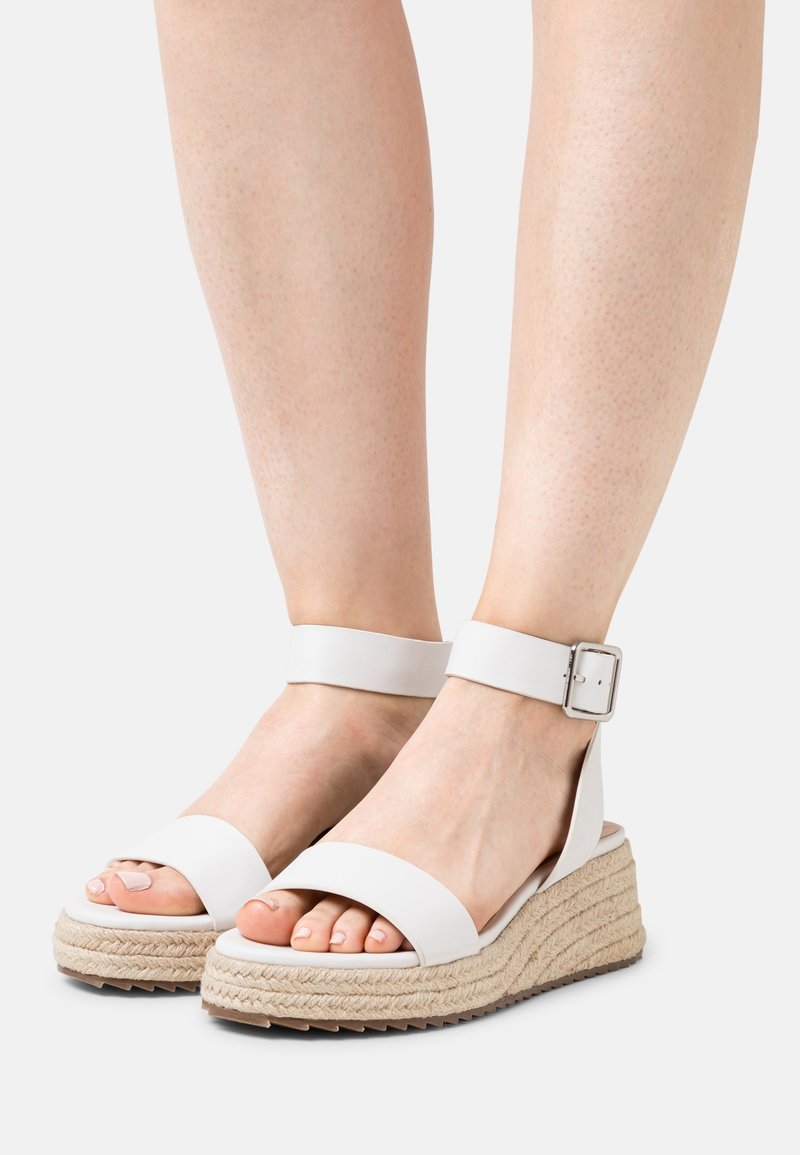 Even&Odd Espadrilky - white