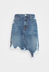 Gonna di jeans, blu scuro con aree vissute, orlo sfrangiato e taglio asimmetrico. Presenta tasche frontali e chiusura con bottone.