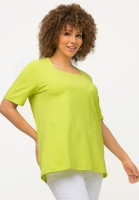Ulla Popken CARREE-AUSSCHNITT - Jednoduché tričko - light green