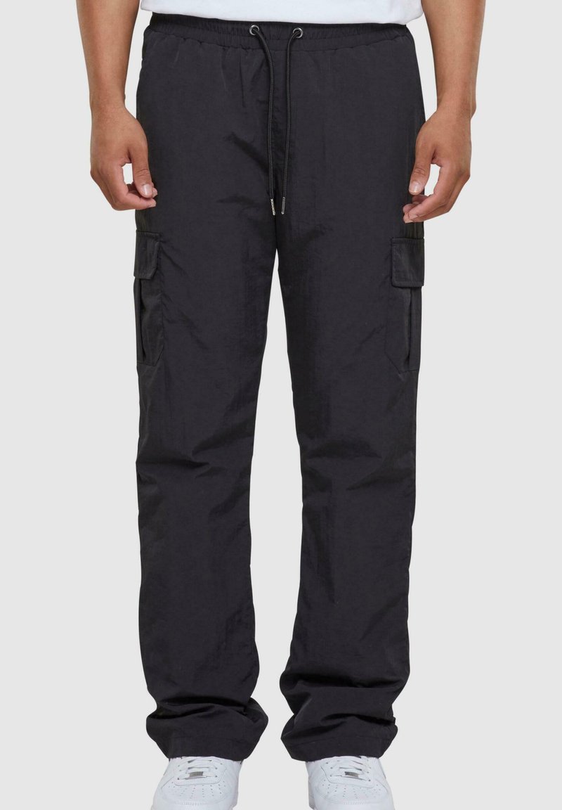 Black cargo pants with an elastic waistband, adjustable drawstring, side pockets, and a relaxed fit. Made of lightweight fabric.
