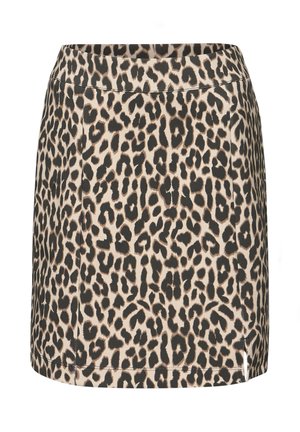 Prosta mini spódnica w panterkę z małym bocznym rozcięciem i dopasowanym pasem, beżowe tło z czarnymi i brązowymi plamami.