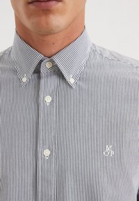 Thumbnail Image 4
