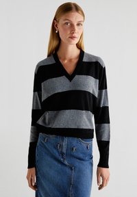 Scalpers Pulover - black stripes