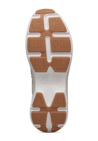 Sole della scarpa con una sezione in gomma di colore tan e sezioni bianche testurizzate. Presenta il nome del marchio in rilievo e motivi per la presa. Design piatto e largo.