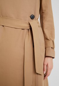 AllSaints Prochowiec
