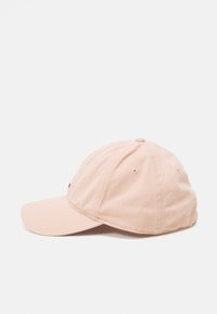 Tommy Hilfiger FLAG SOFT PANEL UNISEX - Șapcă - pink bloom