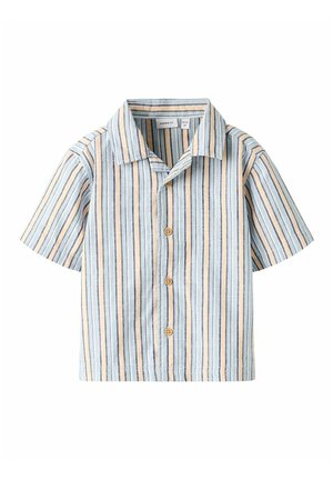 Kortærmet skjorte med knapper og lodrette striber i blå, hvid, beige og brun, med krave og træknapper.