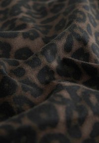 Thumbnail Image 2