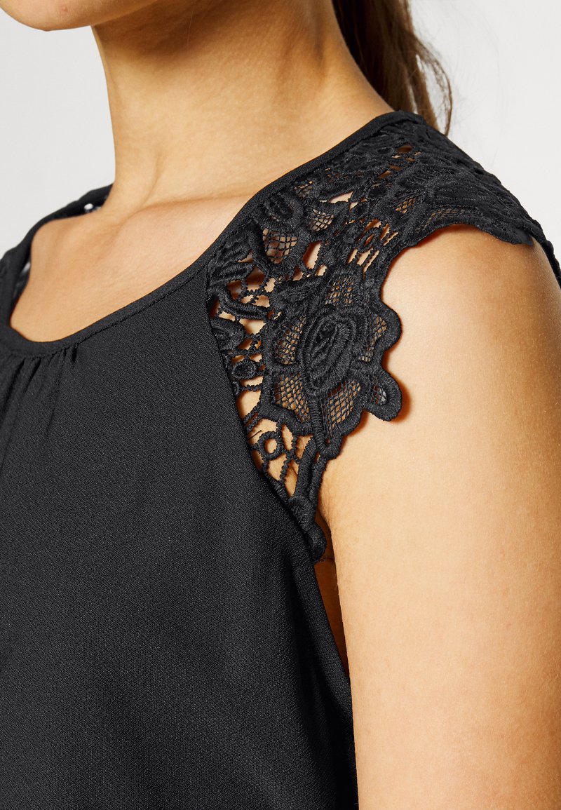 Damen T-Shirts | ONLY Petite ONLSILJA LIFE NEW MIX T-Shirt print black/schwarz - UC34851 Damen T-Shirts | ONLY Petite ONLSILJA LIFE NEW MIX T-Shirt print black/schwarz - UC34851