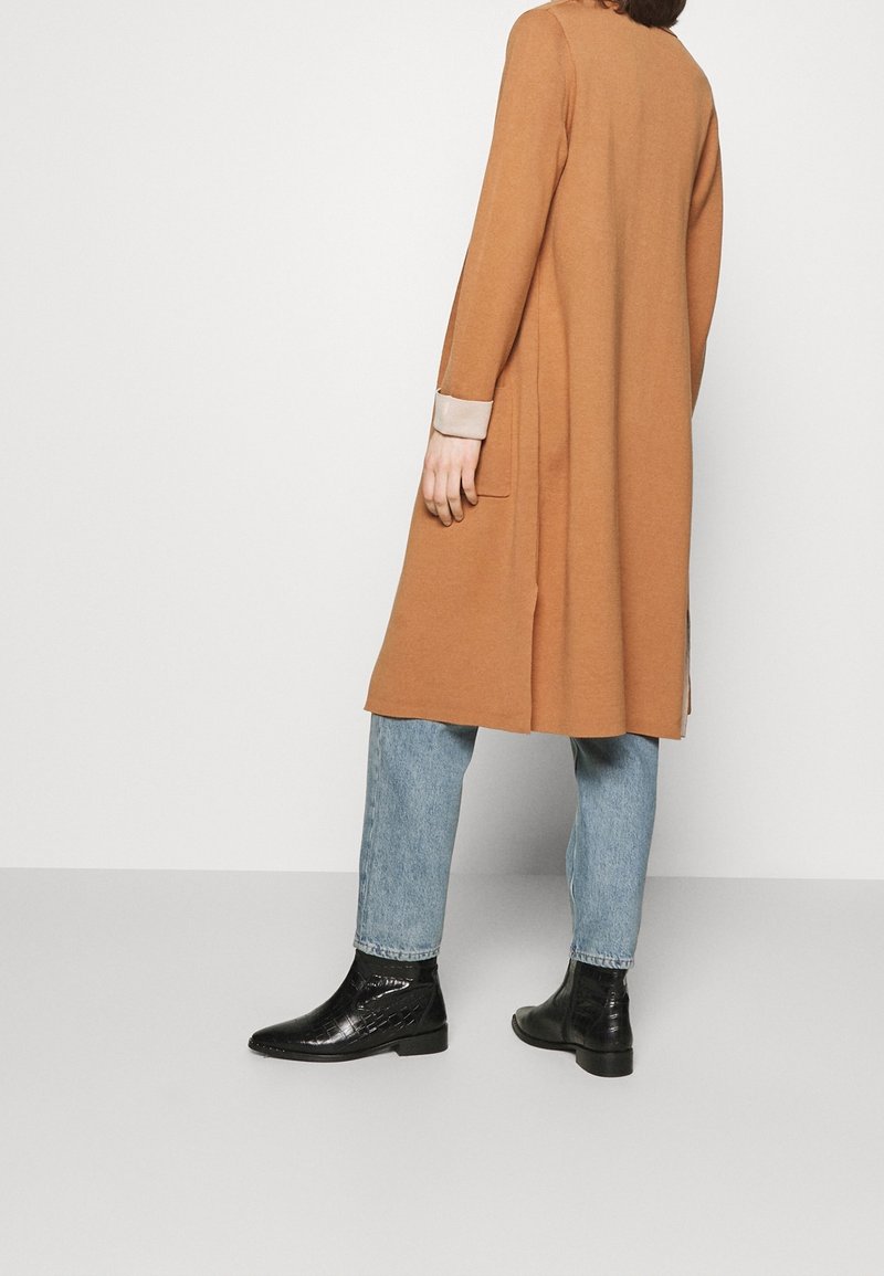 comma Strickjacke camel (Pre-owned) Zalando