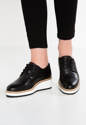 Sporty snøresko - black