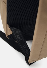 Tommy Jeans Zaino - bronze twist